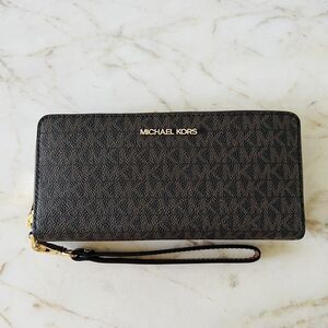 MICHAEL KORS Jet Set Travel Brown Leather Large Continental Zip Wallet Wristlet